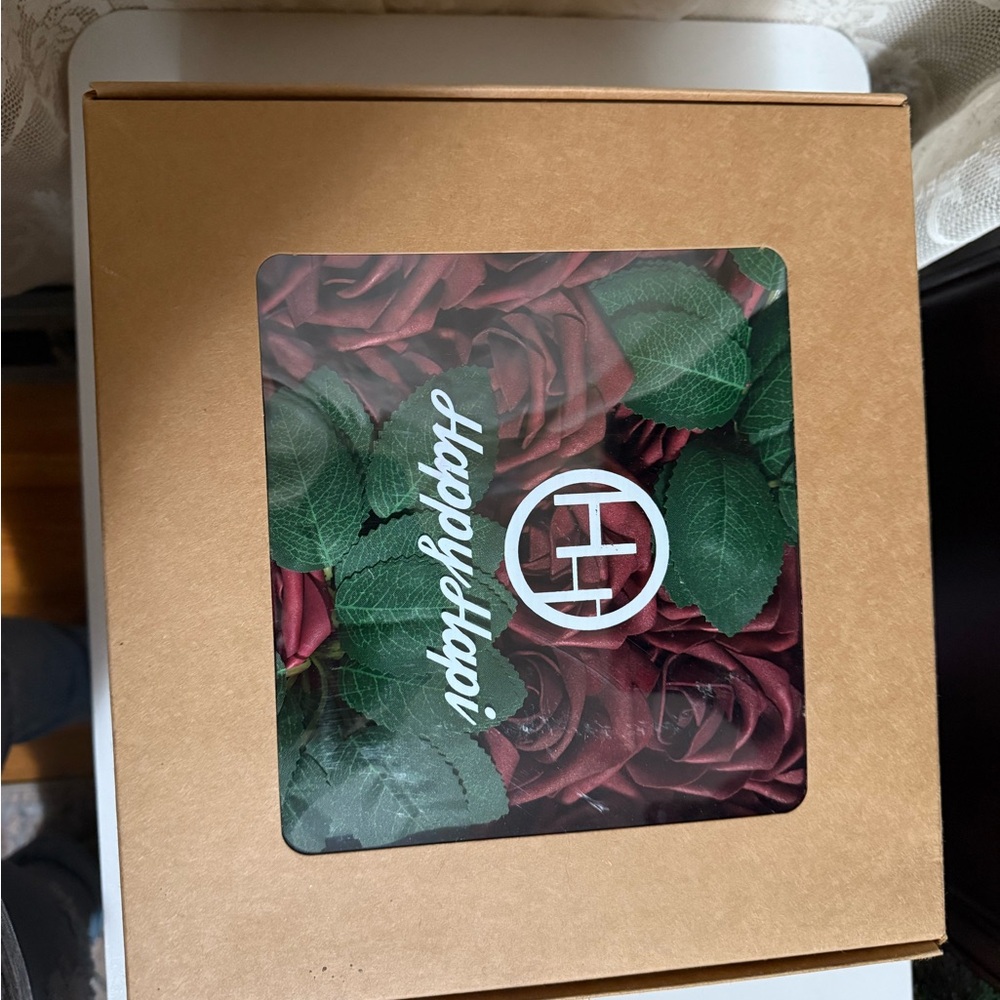 Decorative Box with White and red Roses - Picture 2 of 5